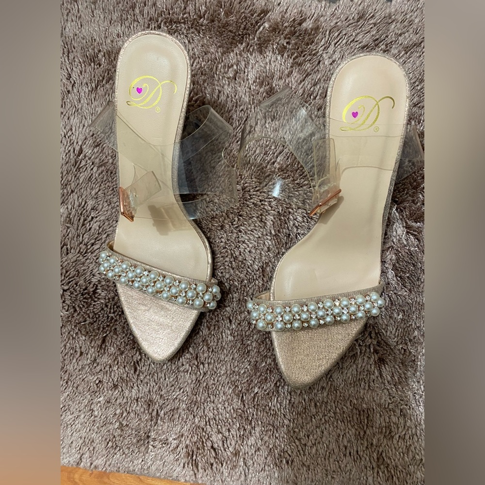 Heeled sandals 👡